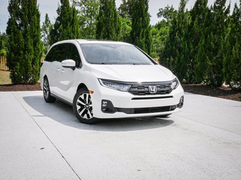New 2026 Honda Odyssey EX-L image 2