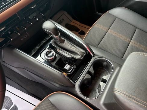 Used 2025 GMC Canyon AT4 AWD/4WD image 24
