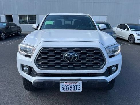 Used 2022 Toyota Tacoma TRD Off-Road AWD/4WD image 2