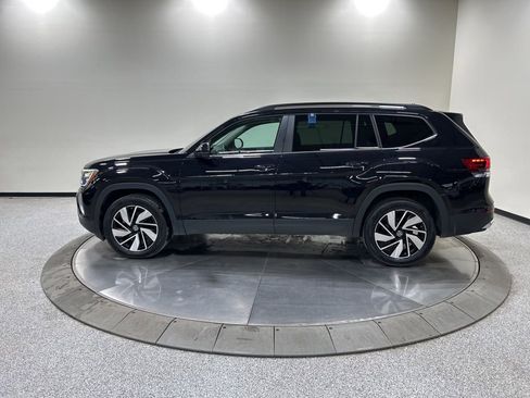Used 2025 Volkswagen Atlas SE AWD/4WD image 9
