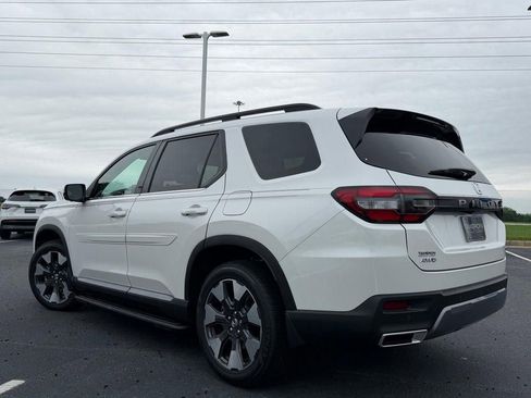 New 2026 Honda Pilot Touring image 7