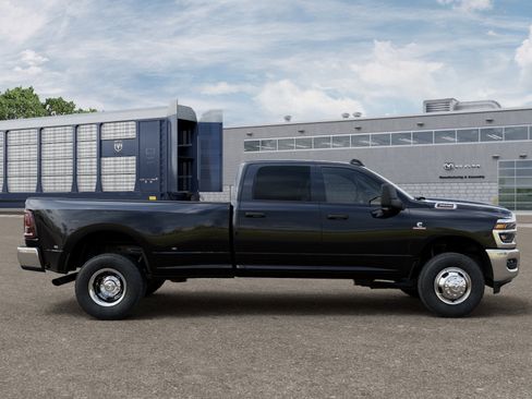 New 2026 RAM 3500 Tradesman AWD/4WD image 42