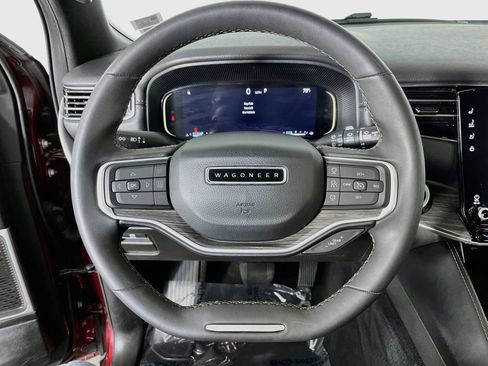 Used 2023 Jeep Wagoneer L Series II AWD/4WD image 11