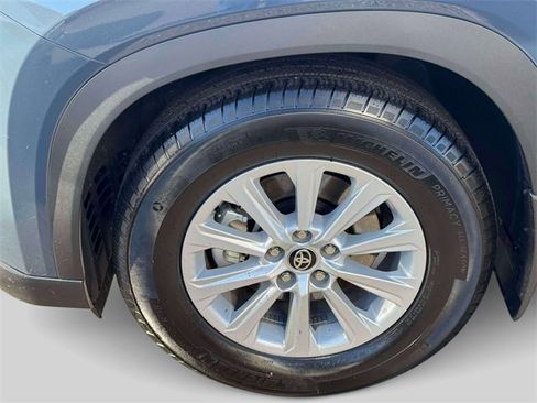 Used 2026 Toyota Grand Highlander XLE image 7