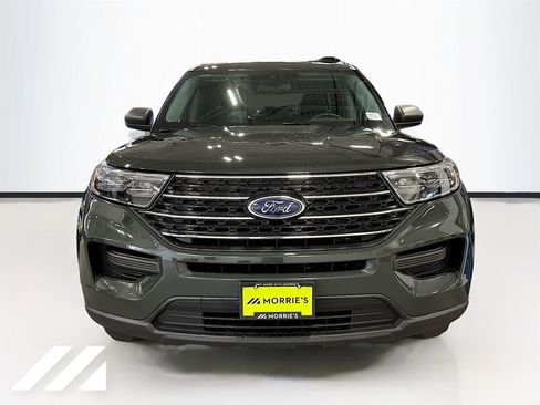 Used 2023 Ford Explorer XLT image 2