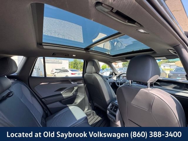 Certified 2025 Volkswagen Tiguan SE R-Line AWD/4WD image 26