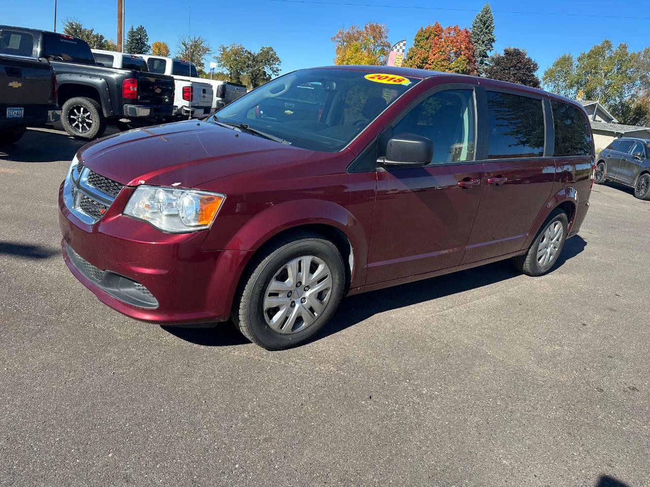 Used 2018 Dodge Grand Caravan SE w/ UConnect Hands-Free Group FWD image 2