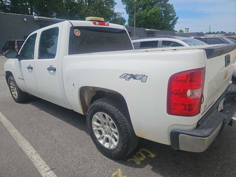 Used 2013 Chevrolet Silverado 1500 W/T w/ Skid Plate Package AWD/4WD image 2