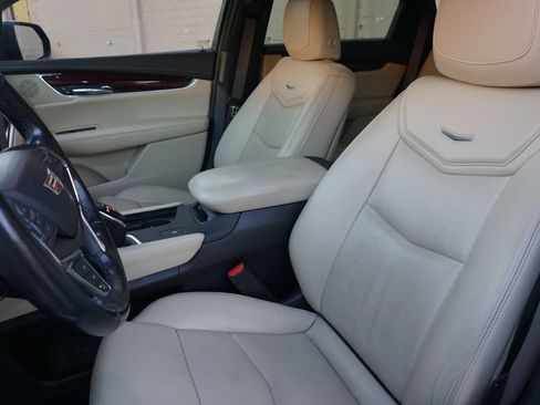 Used 2019 Cadillac XT5 Luxury image 29