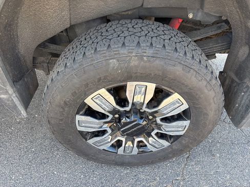 Used 2024 GMC Sierra 3500 Denali w/ Denali Reserve Package image 6