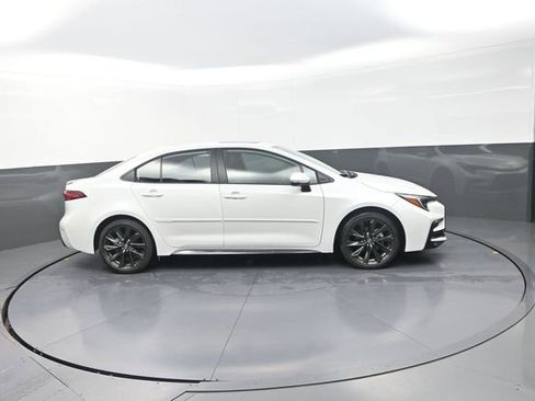 Used 2026 Toyota Corolla XSE FWD image 15