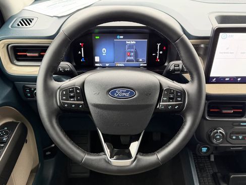 Used 2025 Ford Maverick Lariat image 16