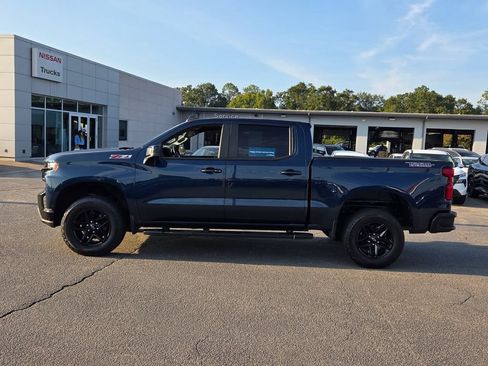 Used 2022 Chevrolet Silverado 1500 LT Trail Boss AWD/4WD image 2