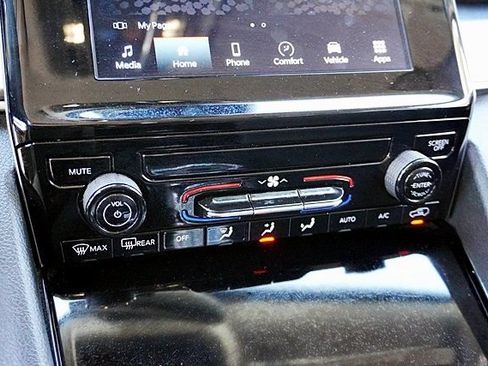 Used 2023 Jeep Grand Cherokee L Laredo RWD image 29