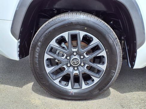 Used 2022 Toyota Tundra Limited AWD/4WD image 7