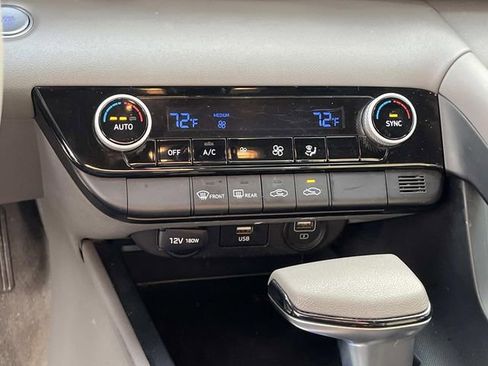 Used 2021 Hyundai Elantra SEL FWD image 28