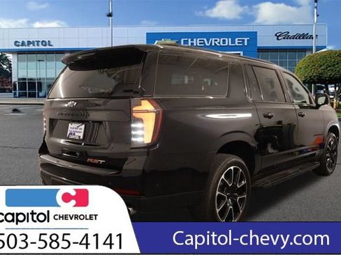 Used 2025 Chevrolet Suburban RST w/ Comfort Package AWD/4WD image 3