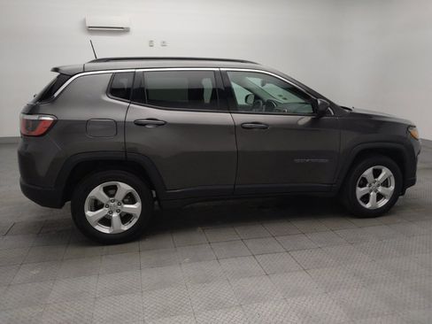 Used 2017 Jeep Compass Latitude w/ Popular Equipment Group FWD image 10