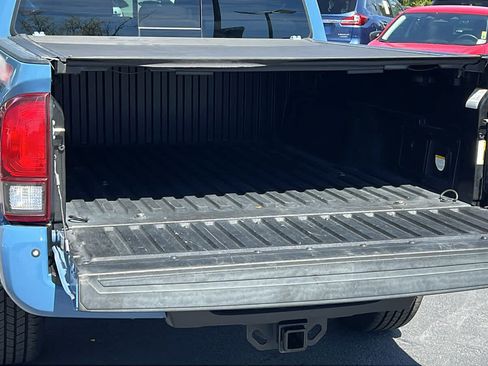 Used 2019 Toyota Tacoma TRD Sport w/ Technology Package AWD/4WD image 27