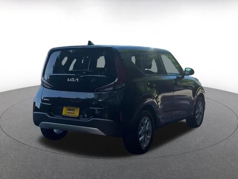 Used 2025 Kia Soul LX w/ LX Technology Package FWD image 13