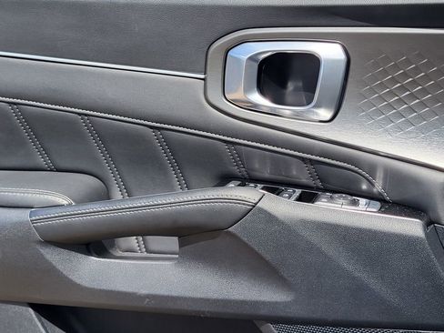 Used 2023 Kia Sorento SX image 19