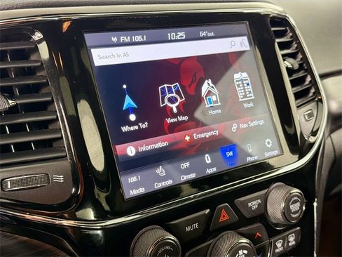 Used 2020 Jeep Grand Cherokee Altitude image 13