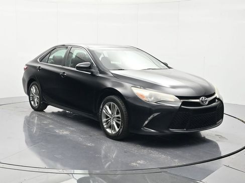 Used 2016 Toyota Camry SE FWD image 3