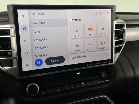 Used 2022 Toyota Tundra Platinum image 18