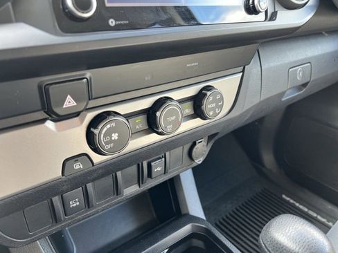 Used 2020 Toyota Tacoma SR w/ SR Convenience Package RWD image 11