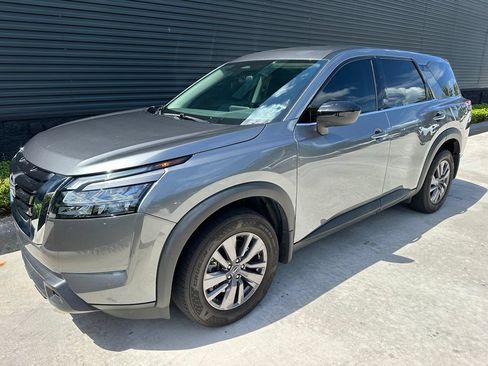 Used 2023 Nissan Pathfinder S AWD/4WD image 7