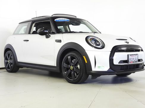 Used 2024 MINI Cooper SE FWD image 4