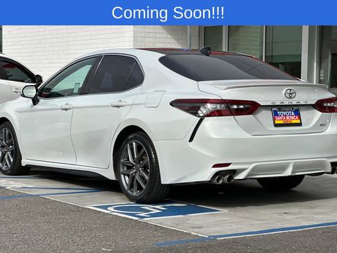 Used 2022 Toyota Camry XSE FWD image 6