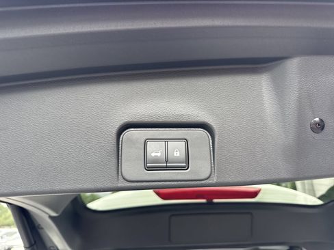 Used 2023 Nissan Rogue SV w/ SV Premium B Package FWD image 30