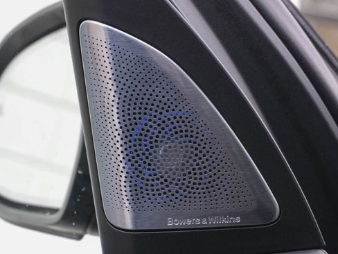 Certified 2025 BMW X7 M60i image 24