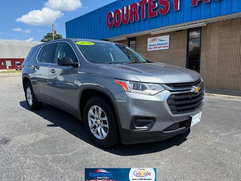 Used 2020 Chevrolet Traverse LS FWD image 1
