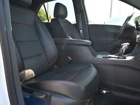 Used 2024 Chevrolet Equinox RS w/ RS Leather Package FWD image 32