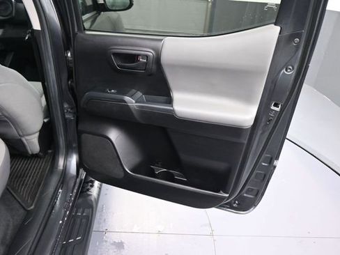 Used 2023 Toyota Tacoma SR AWD/4WD image 15