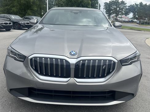 Used 2026 BMW i5 eDrive40 AWD/4WD image 3