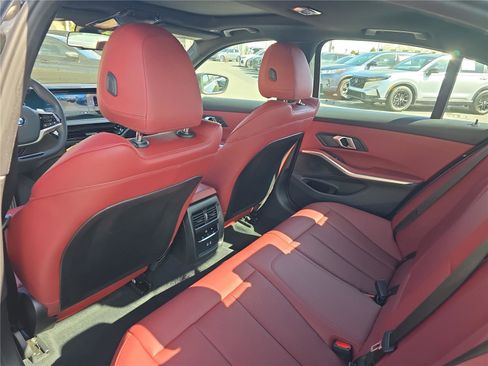 Used 2025 BMW 330i Sedan image 11