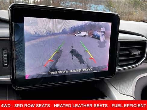 Used 2022 Ford Explorer XLT w/ Equipment Group 202A image 14