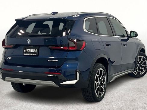 Certified 2025 BMW X1 xDrive28i w/ Technology Package image 2