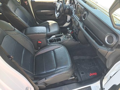 Used 2021 Jeep Gladiator Overland AWD/4WD image 18