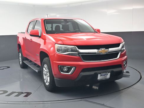 Used 2020 Chevrolet Colorado LT w/ LT Convenience Package RWD image 3