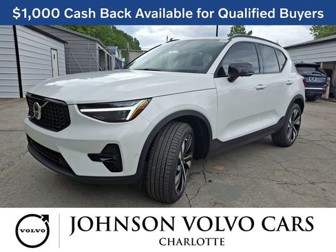 New 2026 Volvo XC40 B5 Ultra w/ Protection Package Premier image 2