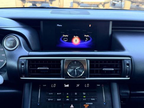 Used 2018 Lexus IS 300 image 35