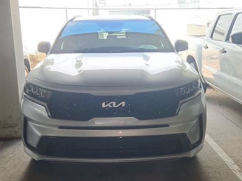 Used 2022 Kia Sorento S FWD image 2