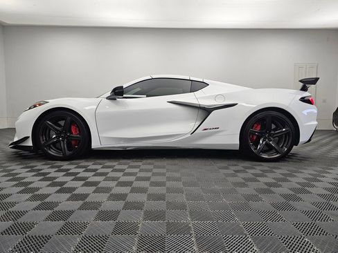 Used 2024 Chevrolet Corvette Z06 w/ Z07 Performance Package image 17