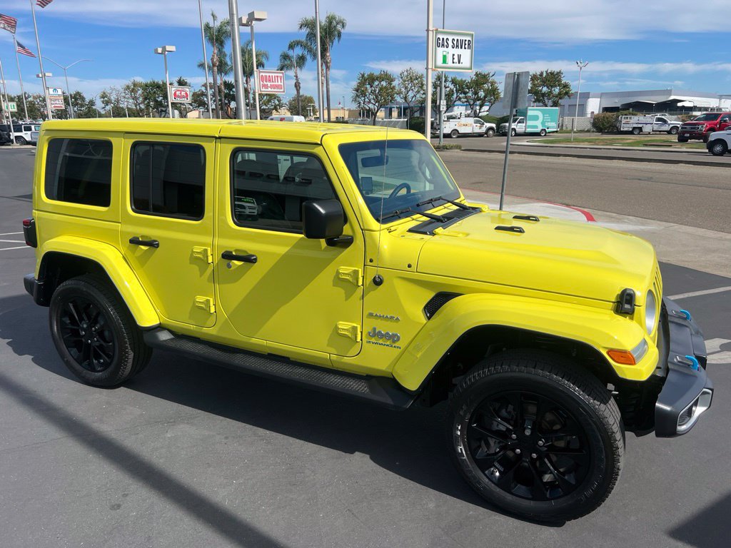 Used 2023 Jeep Wrangler Unlimited Sahara AWD/4WD image 12