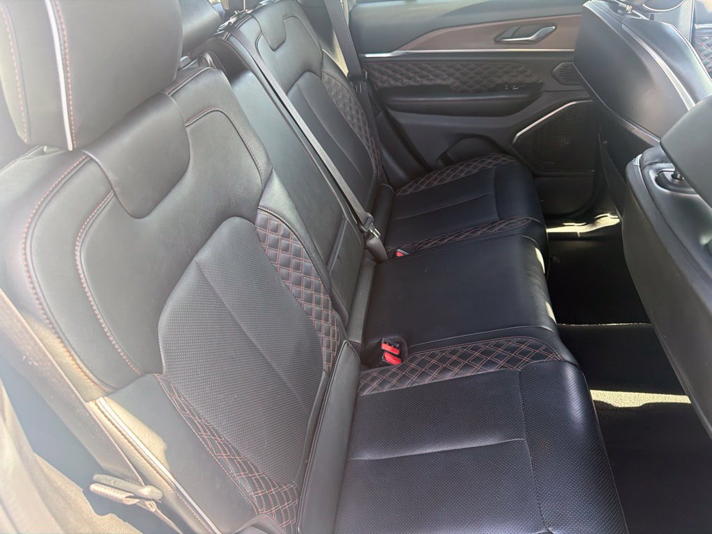 Used 2025 Jeep Grand Cherokee Summit w/ Obsidian Package AWD/4WD image 12