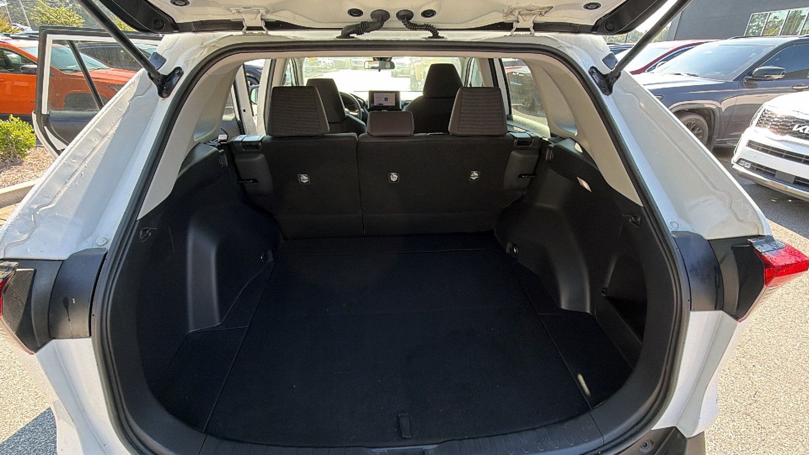 Used 2023 Toyota RAV4 LE FWD image 13